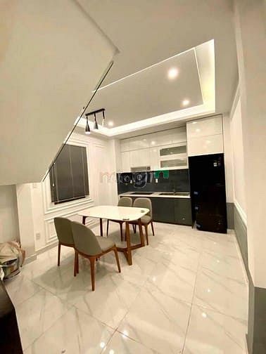 Hình ảnh Nhà cho thuê 451/1A Hai Bà Trưng Q3