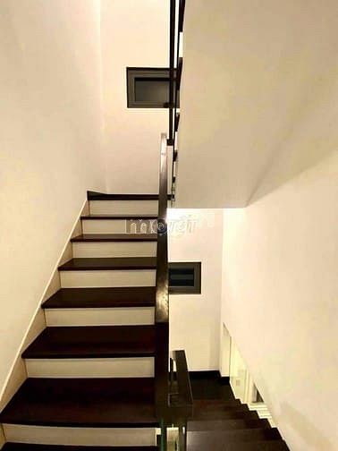 Hình ảnh Nhà cho thuê 451/1A Hai Bà Trưng Q3