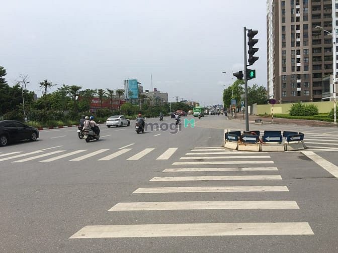 Hình ảnh Bán Nhà 5 Tầng x 50m2 Mặt Phố Đàm Quang Trung, Đối Diện Aeon