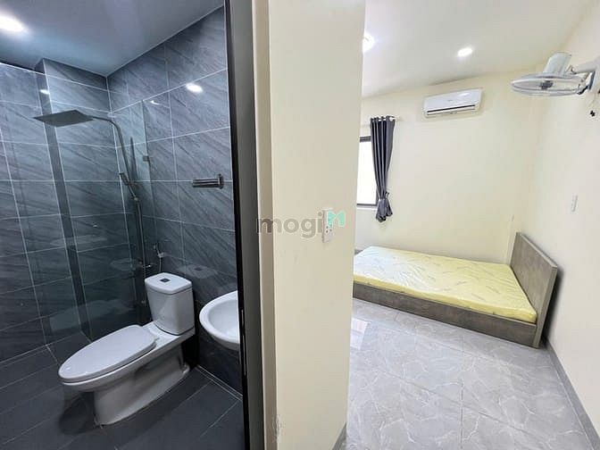 Hình ảnh Cho Thuê Căn Hộ Dịch Vụ Cao Cấp Full Nột Thất Có Cửa Sổ Trời