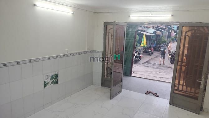 Hình ảnh HXH - Đường Lê Đình Cẩn, Sát Tên Lửa. 44m2, 2 Tầng, SHR.