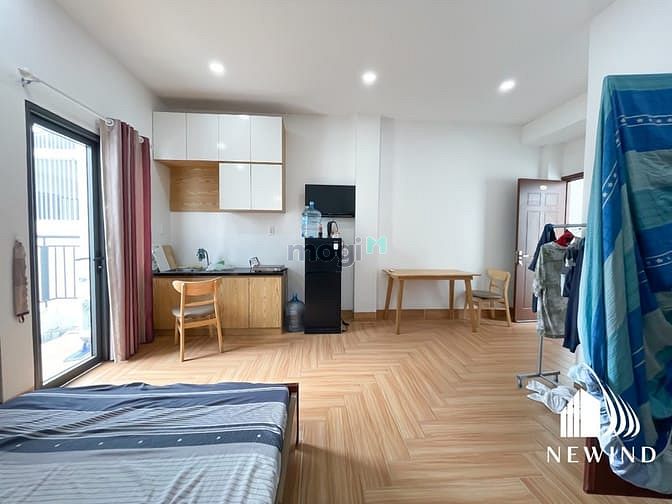 Hình ảnh Studio bancol đi bộ sang RMIT chỉ 3 phút, thuận tiện di chuyển sang q1