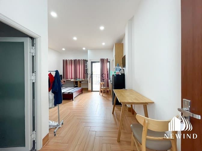 Hình ảnh Studio bancol đi bộ sang RMIT chỉ 3 phút, thuận tiện di chuyển sang q1