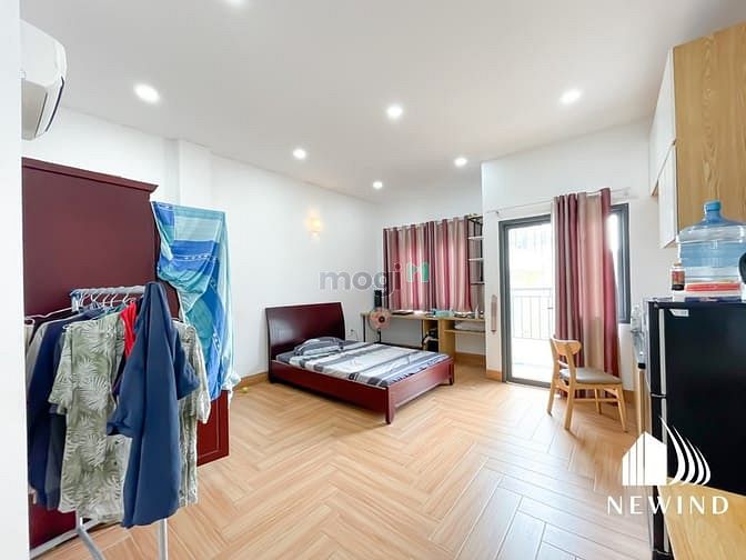 Hình ảnh Studio bancol đi bộ sang RMIT chỉ 3 phút, thuận tiện di chuyển sang q1
