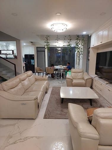 Hình ảnh Biệt thự 8x20, Hầm, Thang máy, Trệt, 3 lầu , 5 Pn, Full nội thất P.Ap
