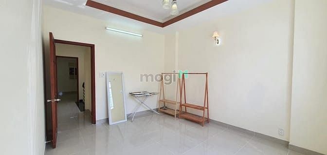 Hình ảnh Cho thuê nhà Hẻm VIP 212B/ Nguyễn Trãi, Q1