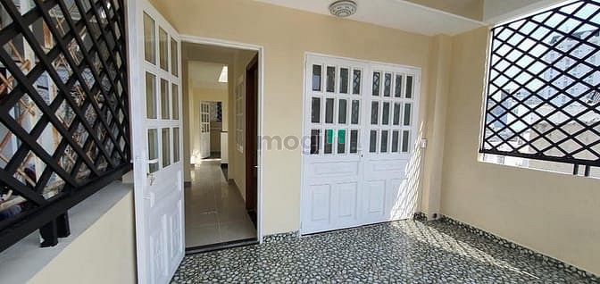 Hình ảnh Cho thuê nhà Hẻm VIP 212B/ Nguyễn Trãi, Q1