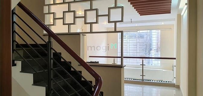 Hình ảnh Cho thuê nhà Hẻm VIP 212B/ Nguyễn Trãi, Q1