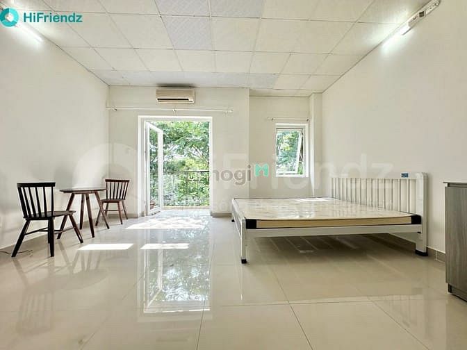 Hình ảnh Cho thuê CH ban công ngay vòng xoay Phú Hữu, sát chung cư Khang Điền