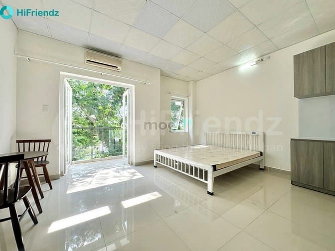 Hình ảnh Cho thuê CH ban công ngay vòng xoay Phú Hữu, sát chung cư Khang Điền