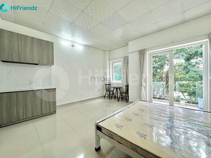 Hình ảnh Cho thuê CH ban công ngay vòng xoay Phú Hữu, sát chung cư Khang Điền
