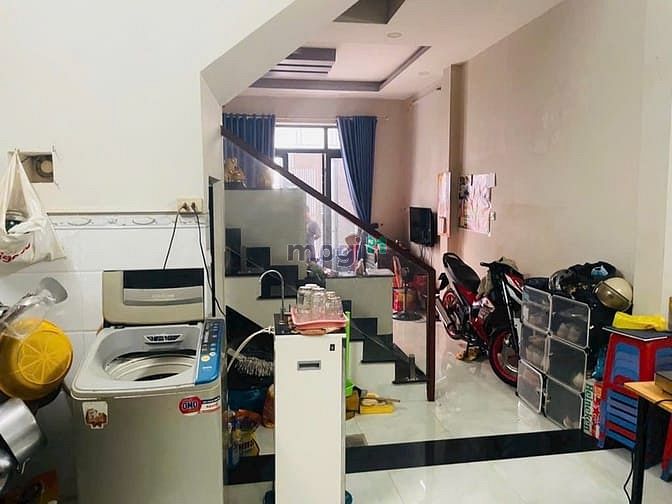 Hình ảnh nhà đẹp ngã 4 thủ đức-3 tâng- hẻm8m- 6 tỷ có bớt-ThuDuc