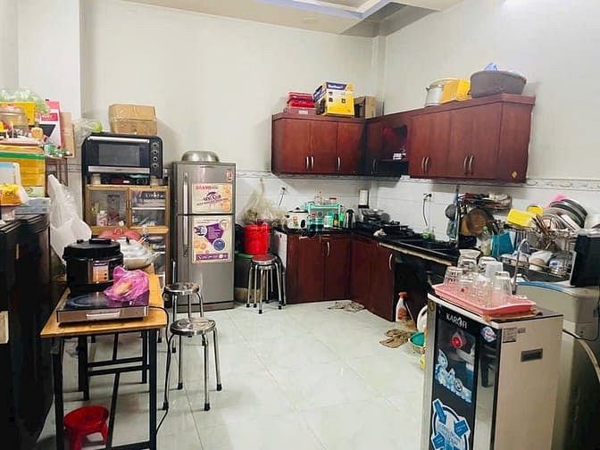 Hình ảnh nhà đẹp ngã 4 thủ đức-3 tâng- hẻm8m- 6 tỷ có bớt-ThuDuc