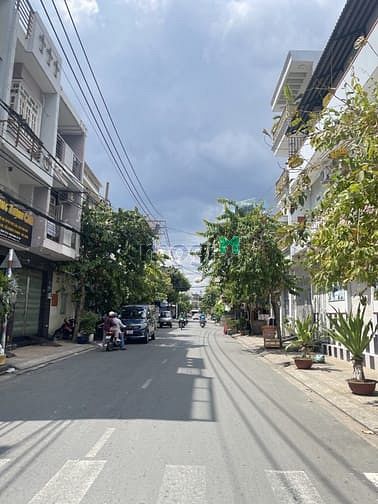 Hình ảnh Nhà đẹp 4 Tầng, Hẻm 5M, Lê Văn Quới giáp Tân Phú.