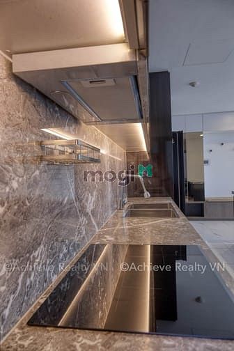 Hình ảnh Hiện nắm 2căn 2pn sân vườn ở Empire, Full nội thất, view Bitexco