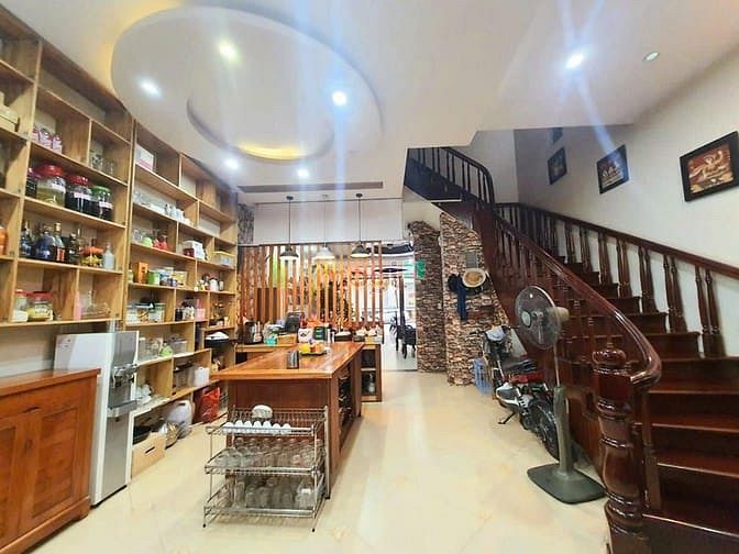 Hình ảnh Hàng độc! Nhà mặt phố Hoàng Quốc Việt, vỉa hè 5m, ô tô, thông sàn