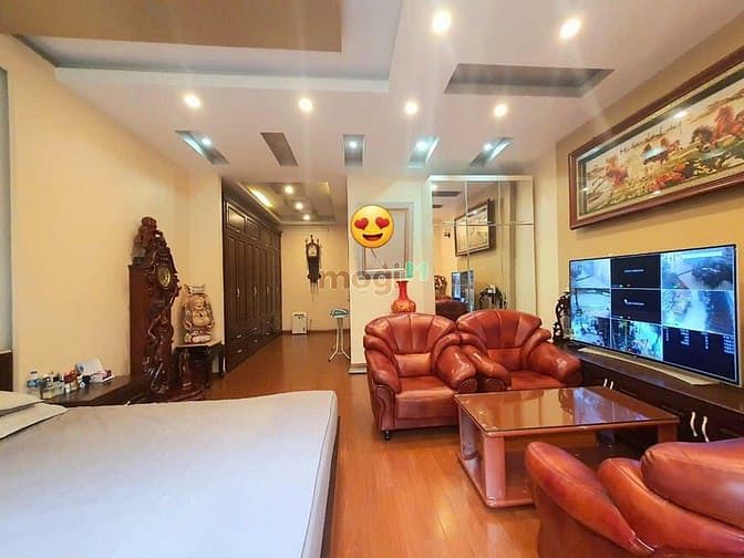 Hình ảnh Hàng độc! Nhà mặt phố Hoàng Quốc Việt, vỉa hè 5m, ô tô, thông sàn