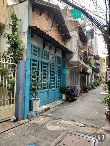 Hình ảnh Bán nhà Tân bình hẻm xe hơi sát mặt tiền