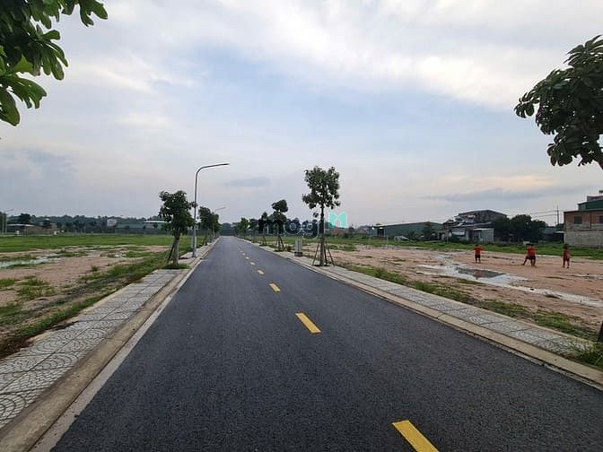 Hình ảnh Đất Q9 giá hủy diệt ngay khu dân cư sát bên Saab Ba QT vị trí có 1 0 2
