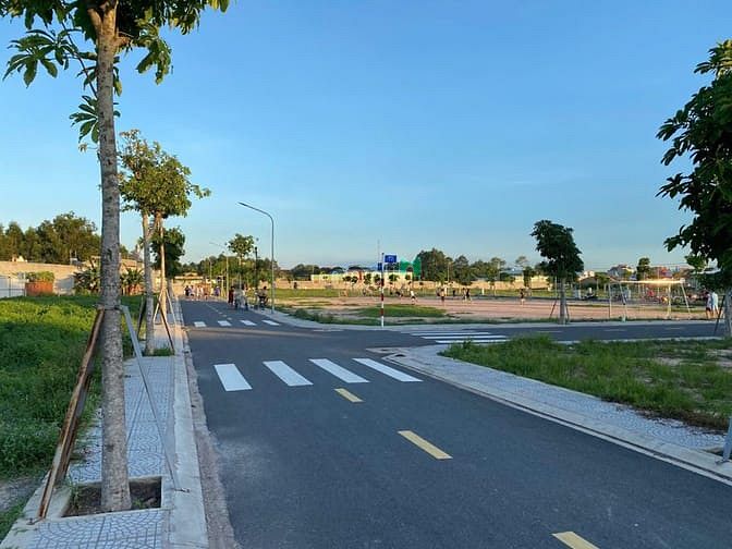 Hình ảnh Đất Q9 giá hủy diệt ngay khu dân cư sát bên Saab Ba QT vị trí có 1 0 2