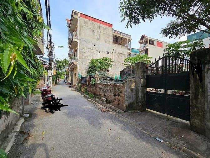 Hình ảnh Bán Gấp Đất **Giang Biên**, 54m2, Ngõ Ô Tô Thông, Giá 6,2 Tỷ