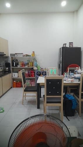 Hình ảnh Hẻm 8m, 60m2, 2 Tầng, SHR, Đường Bùi Tư Toàn.