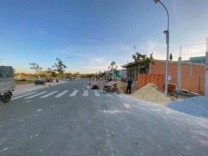 Hình ảnh Đất đẹp vuông vứt không lộ giới, 72m2, SHR đường Bến Lội.