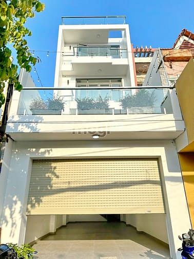 Hình ảnh Bán/Cho thuê nhà DTS 351m2 MT Lâm Văn Bền Q7