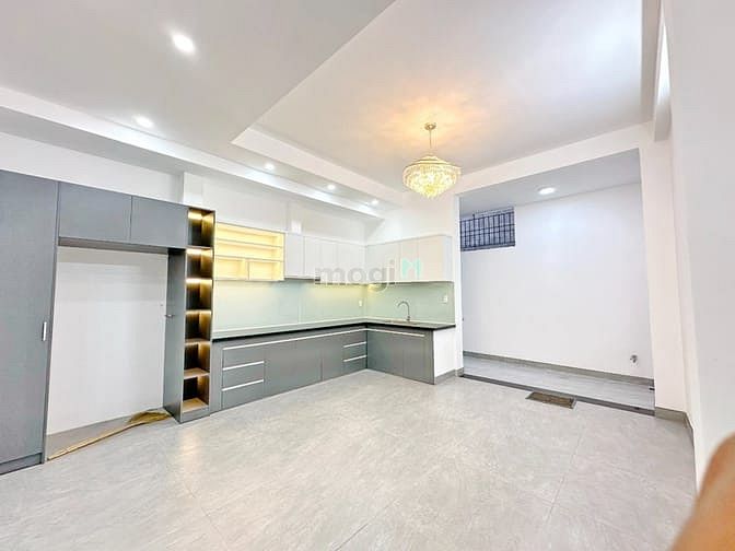 Hình ảnh Bán/Cho thuê nhà DTS 351m2 MT Lâm Văn Bền Q7