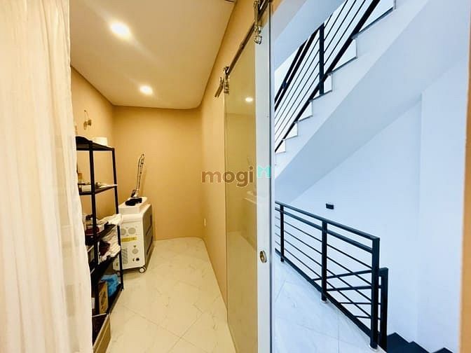 Hình ảnh Cách Mạng Tháng 8 – Quận 3 – Hẻm 6m – 5 Tầng – Chỉ 8.480 Tỷ TL