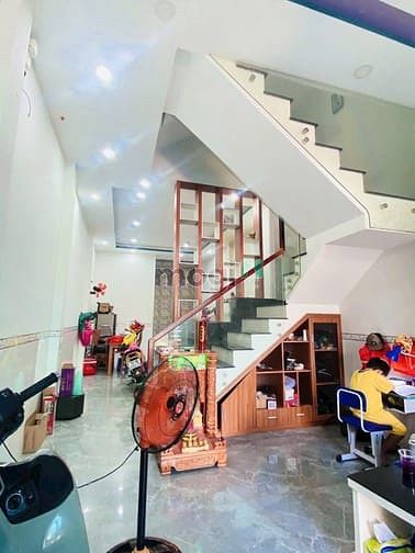 Hình ảnh 4 x 18,2m 3 tầng full nội thất hẻm xe tải