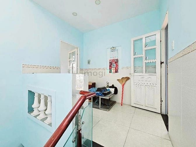 Hình ảnh Nhà 3 tầng, ngay Phước Long B, Quận 9 - Chỉ 6,X₫
