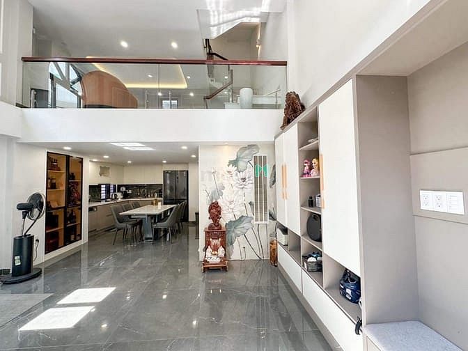 Hình ảnh Bán nhà 5 tầng kiểu Lâu Đài Mini Phan Văn Trị P11, DTSD 160m2, 8.9 tỷ