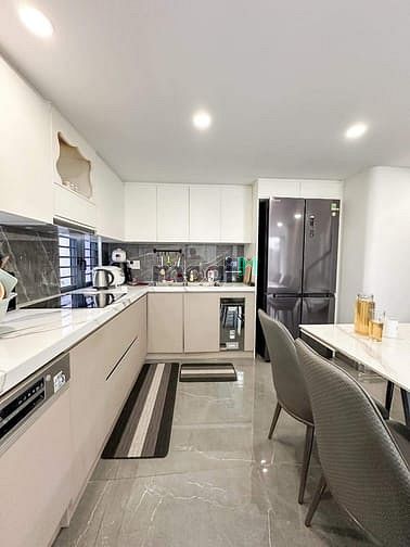 Hình ảnh Bán nhà 5 tầng kiểu Lâu Đài Mini Phan Văn Trị P11, DTSD 160m2, 8.9 tỷ