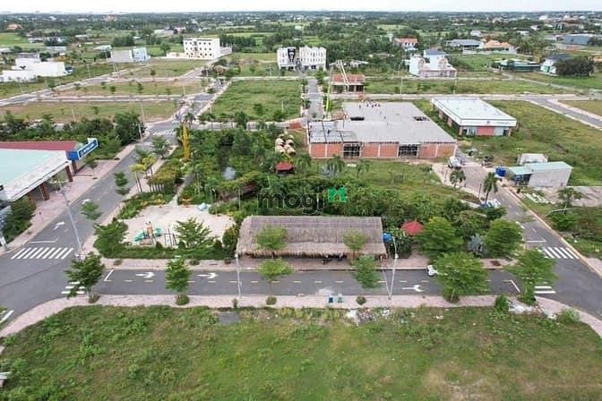 Hình ảnh Bán Nền Trong Khu Dân Cư Long Cang 4.5 x 20 Thổ Cư Xây Tự Do