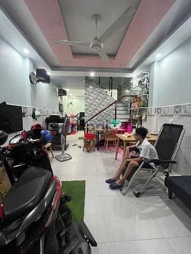 Hình ảnh HXH Thông Lạc Long Quân, Tân Bình, 42m2, 4.2×11m ,Chỉ 3.x Tỷ