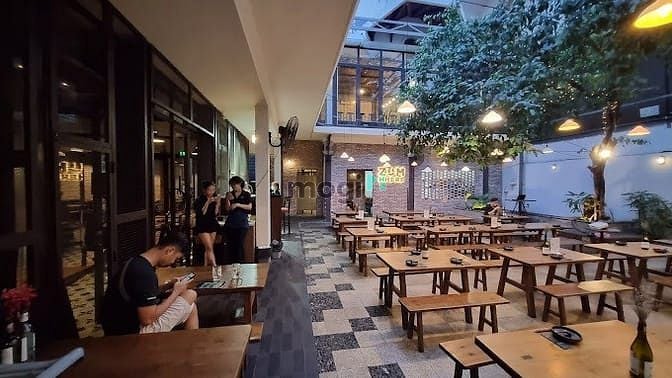 Hình ảnh Quận 1: Cho thuê biệt thự Pháp không gian sân vườn cực chill 400m2