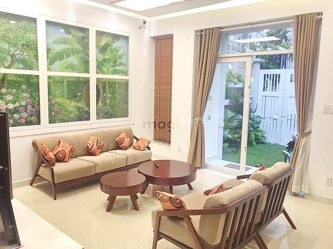 Hình ảnh Biệt thự sân vườn DT 10x20 cạnh HimLam Q7