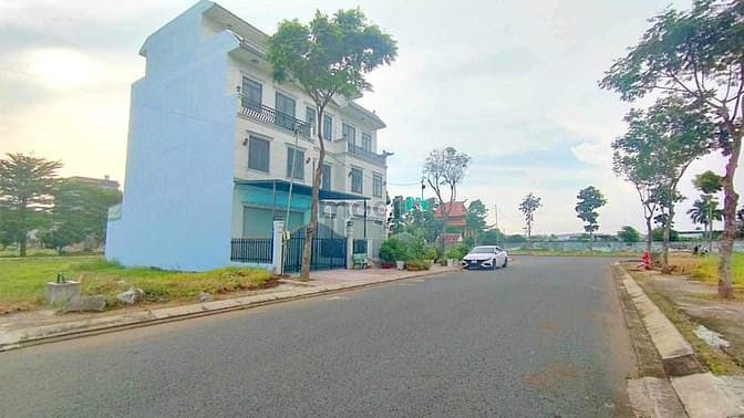 Hình ảnh Chủ Cần Bán Gấp Lô Đất chỉ 2tỷ7 Hàng Thơm hiếm đẹp Sổ Riêng