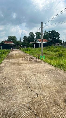 Hình ảnh Đất Dân Phân Lô Ra Bán 5x29 Full Thổ Ngay Trường Tiểu học Long Khê