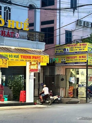 Hình ảnh nha binh Tan gan truong tieu hoc Kim Dong