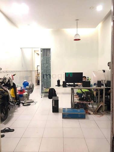 Hình ảnh Nhà cạnh Vietcombank Lạc Long Quân, P.10, Tân Bình, 4.1 tỷ