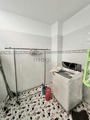 Hình ảnh Nhà Tỉnh Lộ 10, 68m2, 5 Tầng, Hẻm 8m, Sổ hồng riêng.