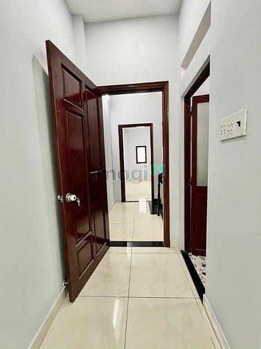 Hình ảnh Nhà Tỉnh Lộ 10, 68m2, 5 Tầng, Hẻm 8m, Sổ hồng riêng.