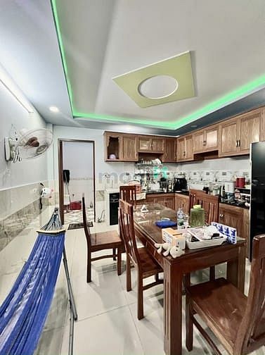 Hình ảnh Nhà Tỉnh Lộ 10, 68m2, 5 Tầng, Hẻm 8m, Sổ hồng riêng.