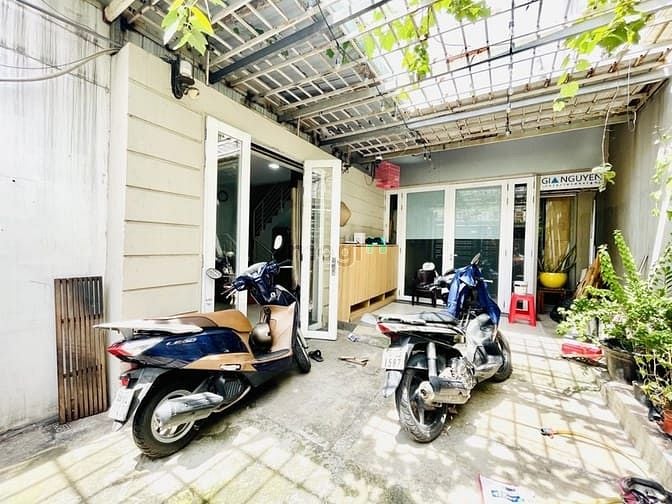 Hình ảnh Nhà Lô Tư sát chợ Gò Xoài, 49m2, hẻm 6m, Sổ hồng Riêng.