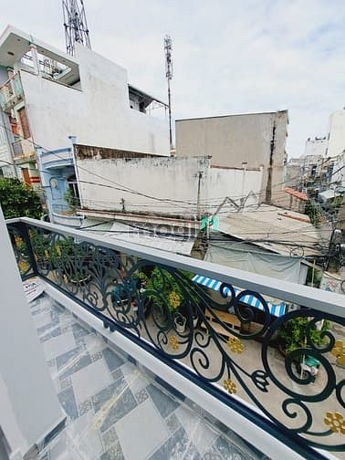 Hình ảnh NHÀ 4 Mặt hẻm, 3,4x7m, SHR CNĐ, 2 Tầng, HẺM XE TẢI THÔNG.