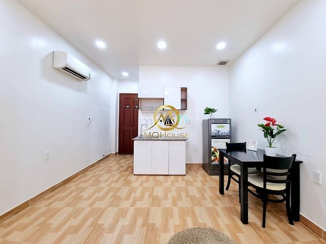 Hình ảnh Cho Thuê CH Nguyễn Trãi Q1 Ban Công,Cửa Sổ,Xa bếp