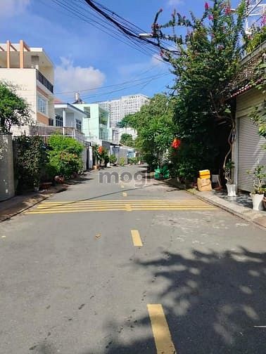 Hình ảnh Nhỉnh 6 tỷ- 110m2 - Đất KDC - Phú Hữu- Đ.Gò Cát