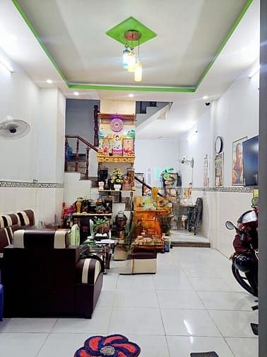 Hình ảnh Nhà hẻm ô tô thông giáp Lê Văn Quới 2 tầng 4x10m